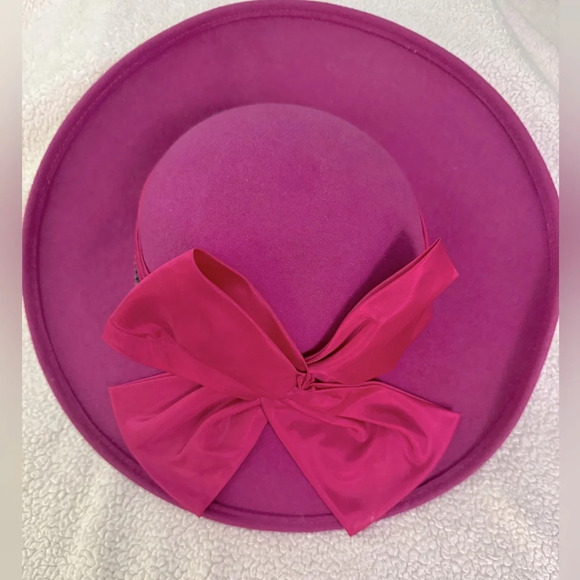 Imported Ra’mani Vintage Wool felt magenta hat with cranberry velvet headband. - Picture 3 of 8